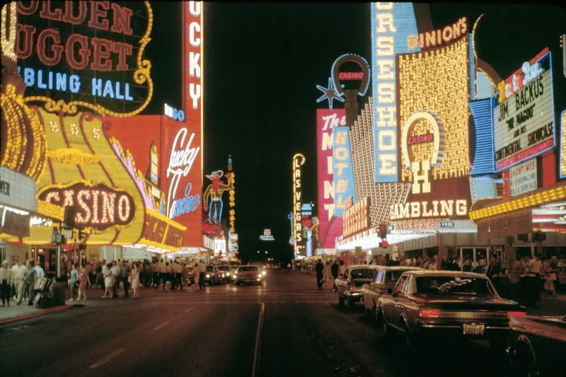 La Bonne musique pour une soirée sur le thème de Vegas La Bonne musique pour une soirée sur le thème de Vegas